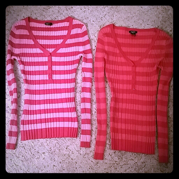 Rue 21 V-Neck Sweaters