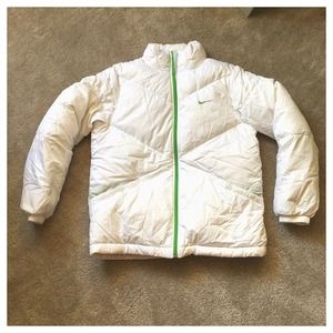 Nike White Green Accent Puffer Down Jacket Pockets