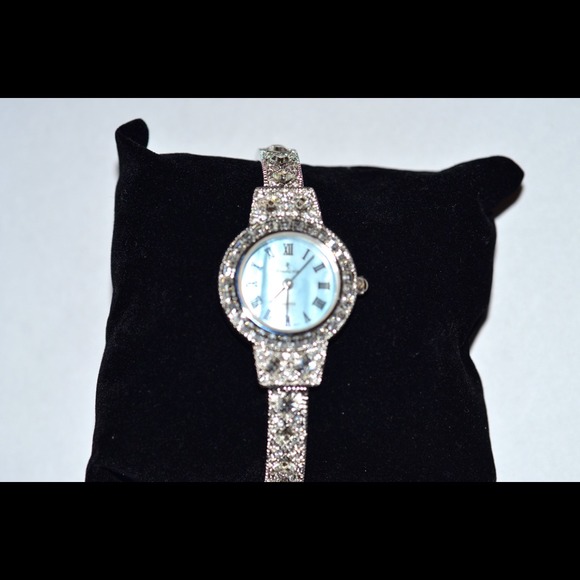 Watch - Picture 1 of 2