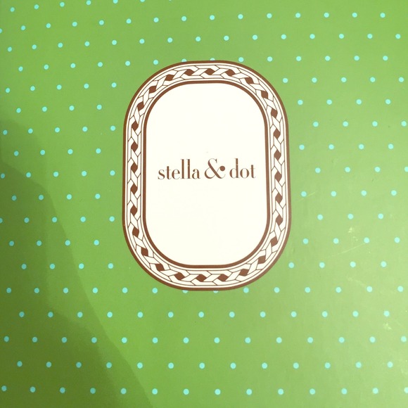 Stella&Dot gold necklace