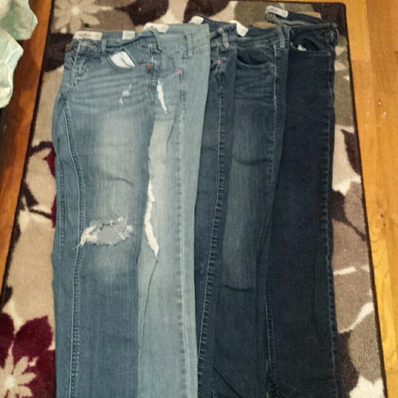 Set of 5 Hollister Denim jeans(ON HOLD)