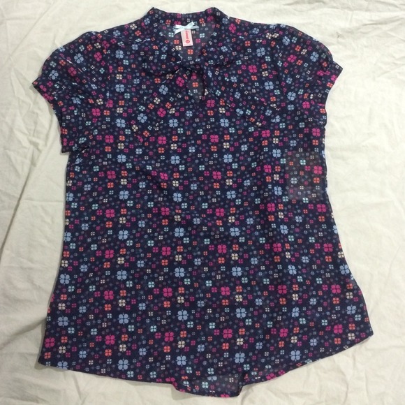 ⛔️SOLD ⛔️NWT"Downeast Basics" top Size M