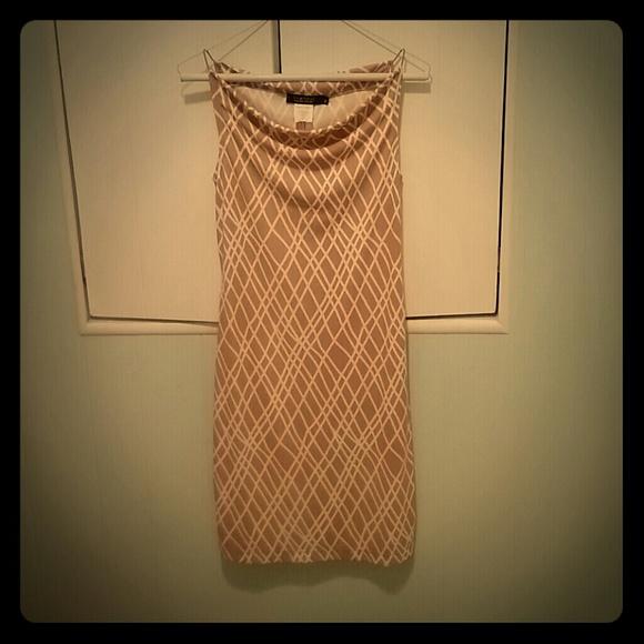 Great party dress. Very flattering - Picture 1 of 2