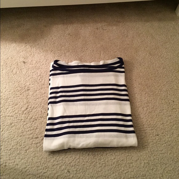 Old Navy Shirt - Picture 2 of 4