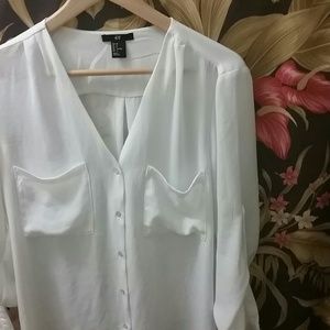 ❌SOLD ❌ White H&M blouse