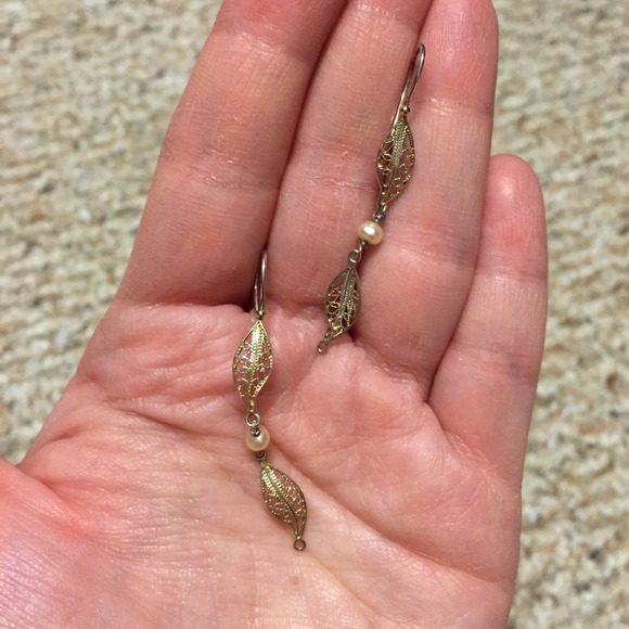 Bracelet and earring set - Picture 3 of 3