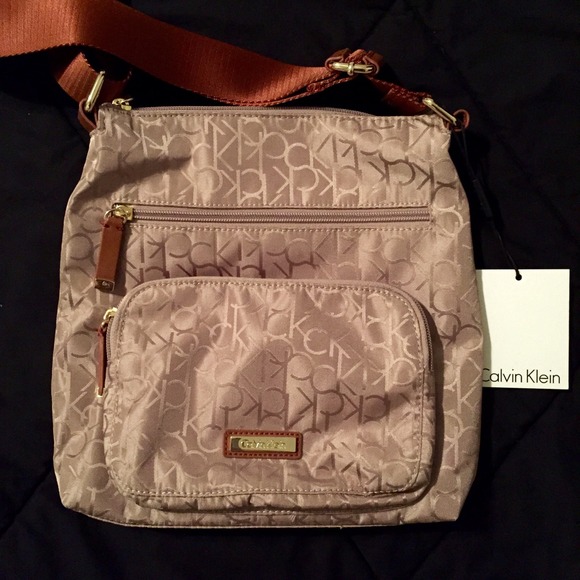 NWT Calvin Klein Shoulder/ Cross Body Bag