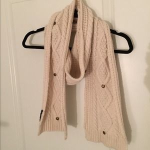 Warm knit scarf