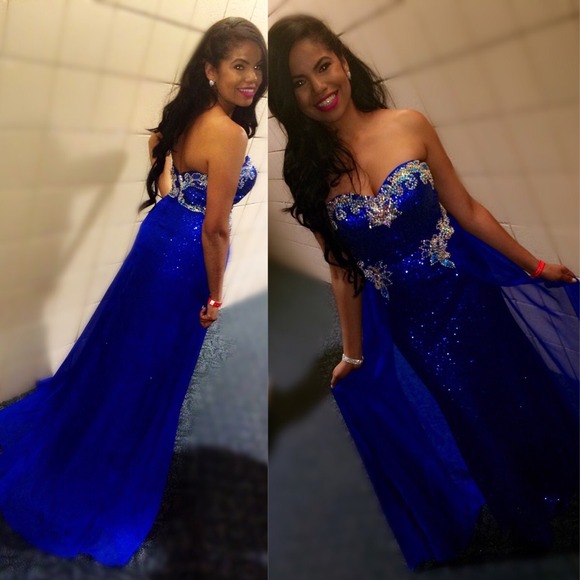 Beautiful Red Carpet/ Prom Royal Blue Dress