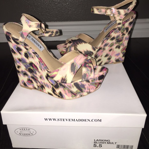 Steve Madden wedge size 5.5