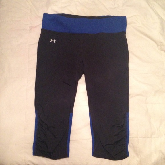 Pants - Under Armour Capri workout leggings