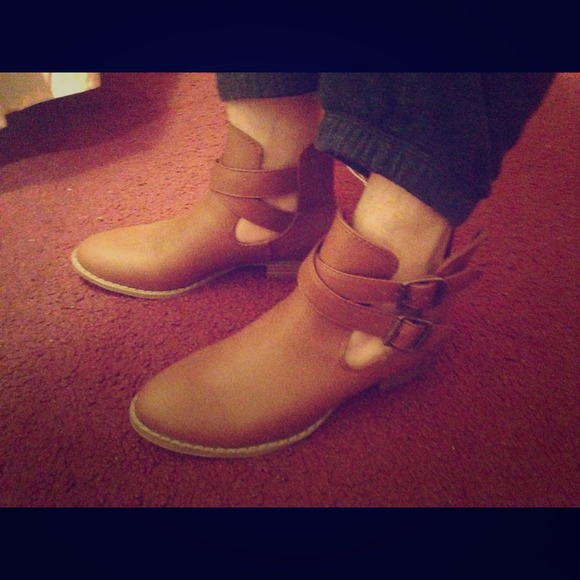 Old Navy Brown Booties 🌟