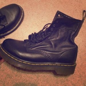 Dr Marten Doc Marten black boots only worn once!!!