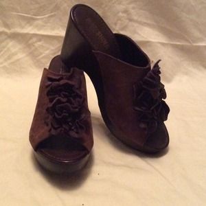 NARASHOES Brown suede platforms
