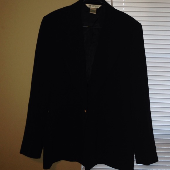An Austin Reed black blazer 100 wool size 14