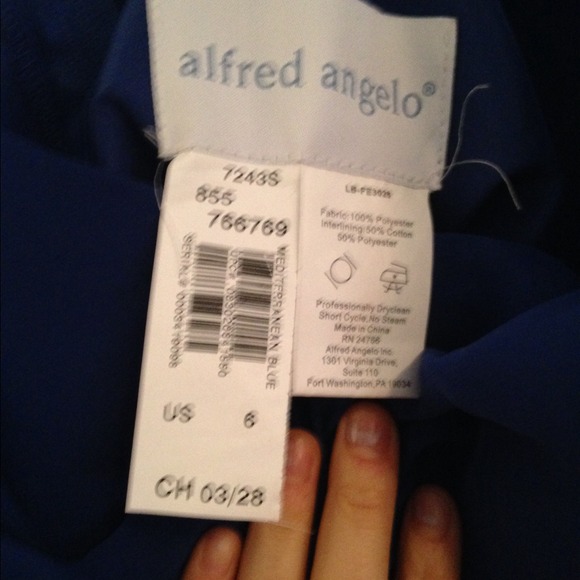 Beautiful New Alfred Angelo dress! - Picture 2 of 3
