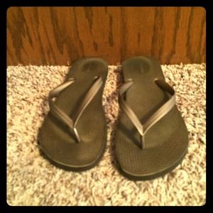 Old Navy gold flip flops