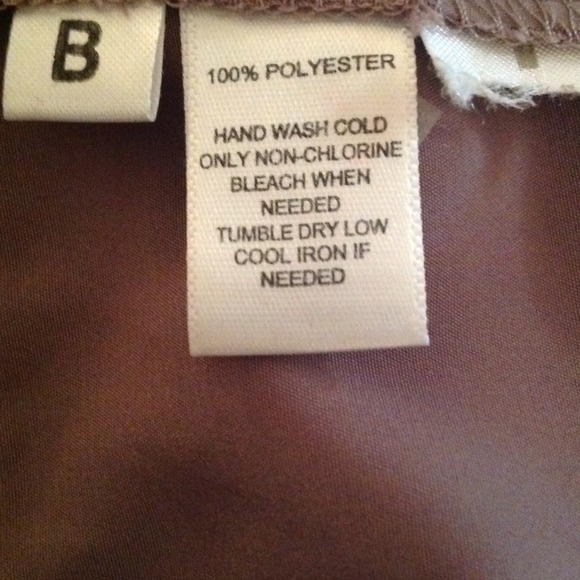 ❌❌SOLD❌❌LOFT sequin accented top - Picture 4 of 4