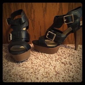 Mosssimo black heels