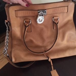 Michael Kors Hamilton bag in Camel