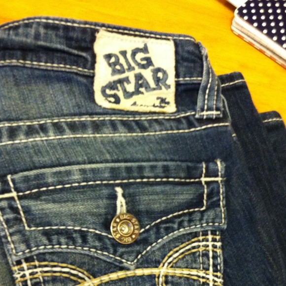 Low rise fit jeans