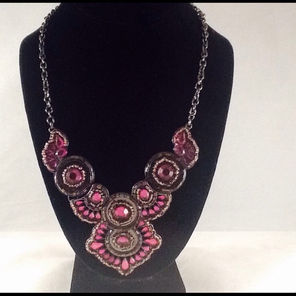 Statement Necklace -- NWOT