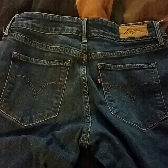 Levis - Picture 3 of 4