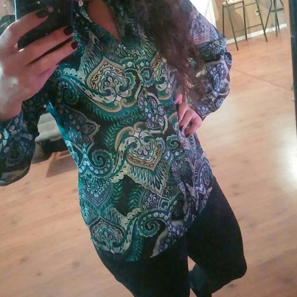 Top - Picture 2 of 3