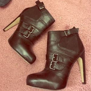 Sam Edelman Size 7.5 Buckle Booties