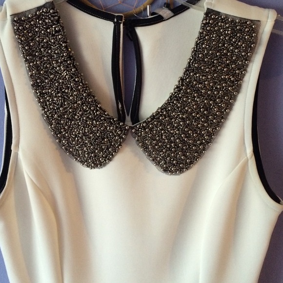 White dress - Picture 2 of 4