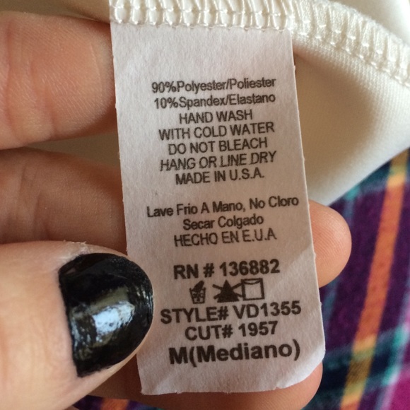 White dress - Picture 4 of 4