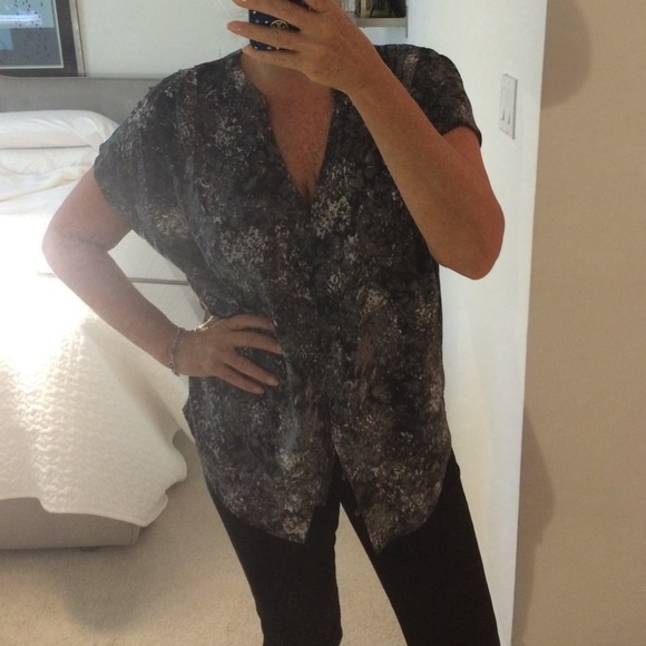 Joie Tops - JOIE printed dolman sleeve blouse