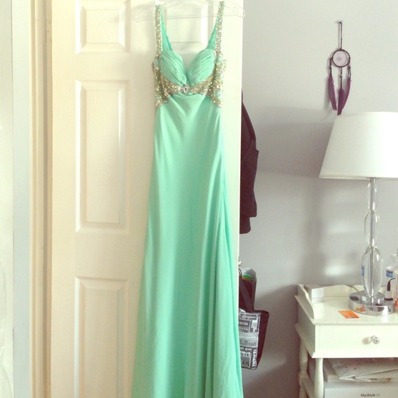 Jasz Couture dress. Sea foam green/ mint. Size 4