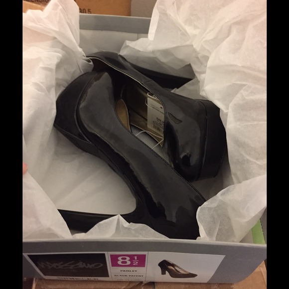 Shoes - Picture 3 of 4