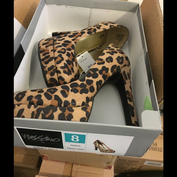 Shoes - Picture 4 of 4