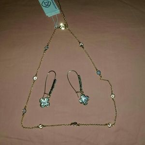 ✴FLASH SALE✴ Gold/CZ Earring and Necklace set