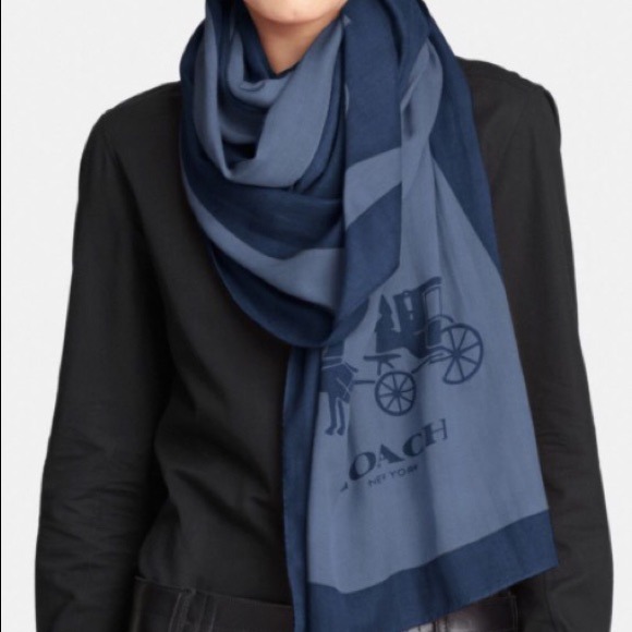 ⬇️price drop - NWOT Coach scarf⬇️