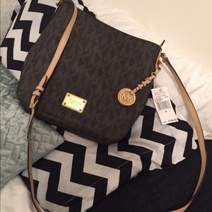 Michael Kors signature cross body purse NWT