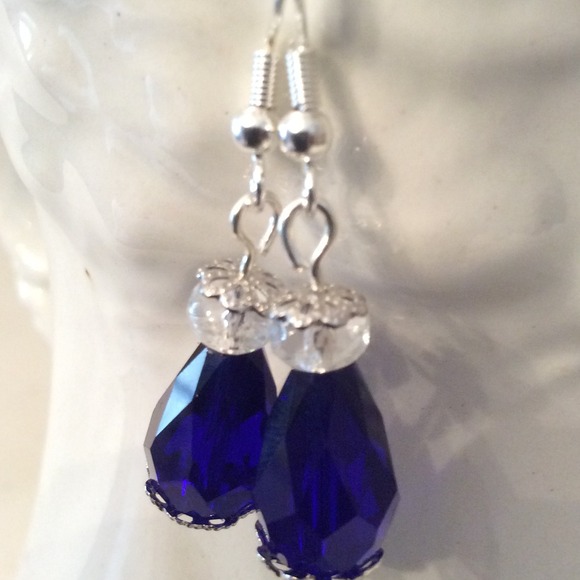 BOGO SALE 🎀Teardrop Cobalt Blue Earrings - Picture 3 of 3