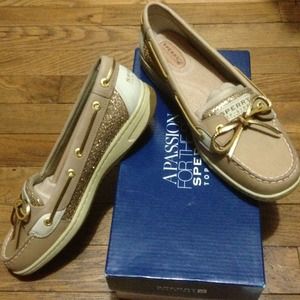 🎉NWT Angelfish Gold Glitter Sperrys