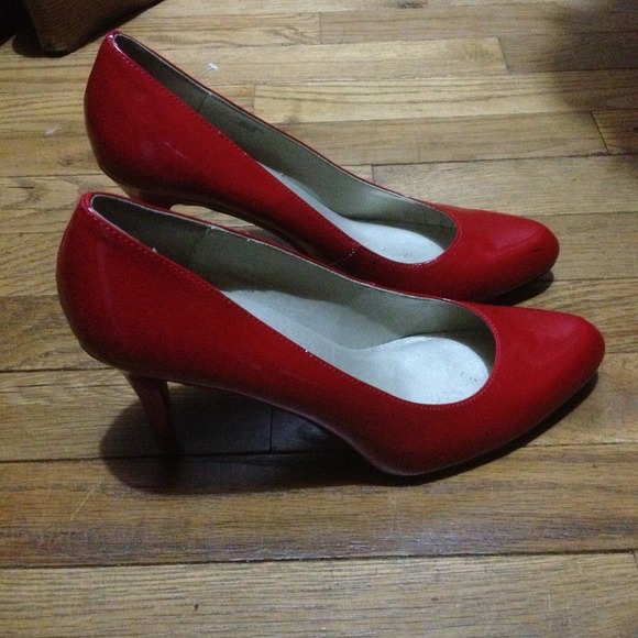 ❗️SALE❗️👠Red heals 👠