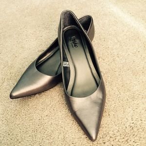 Metallic Gray Pointy Flats