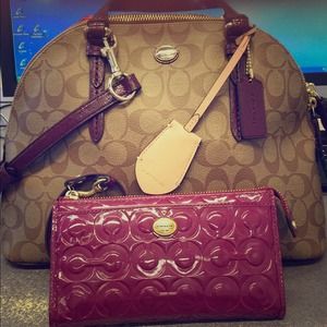 😍😍😍Coach Cora satchel