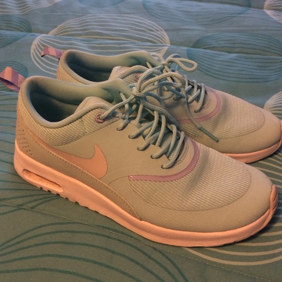 Nike Shoes - Nike baby blue air max thea