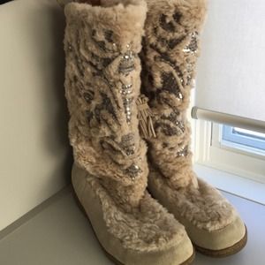 Sam Edelman furry boots! Size 9 1/2.