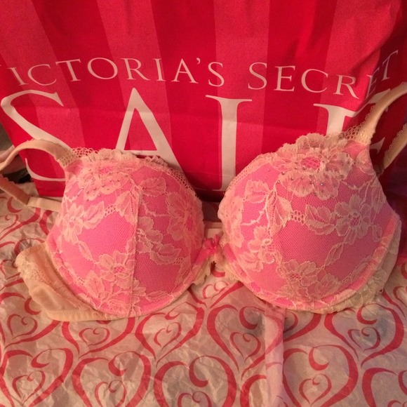 Victoria's Secret Body By Victoria push-up bra 38C