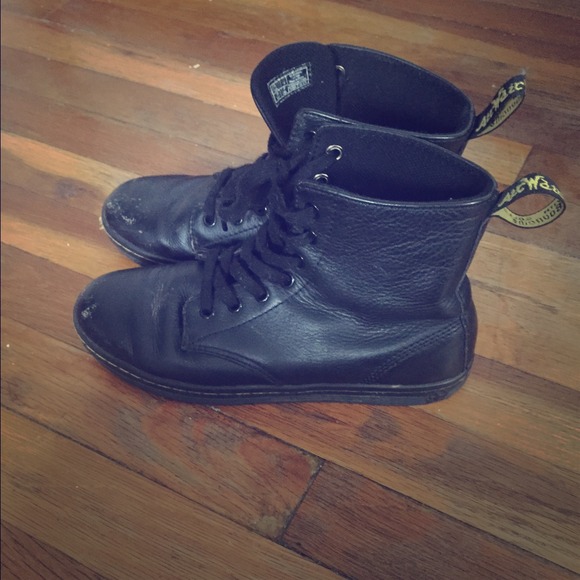 Doc Martens  boot/sneakers