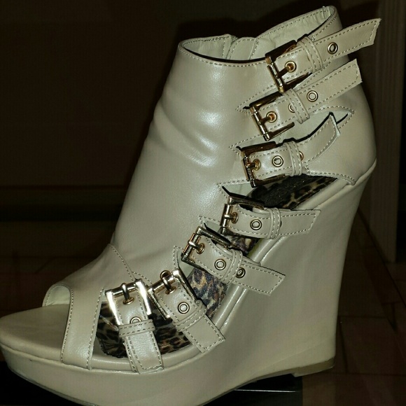 CHARLOTTE RUSSE WEDGES