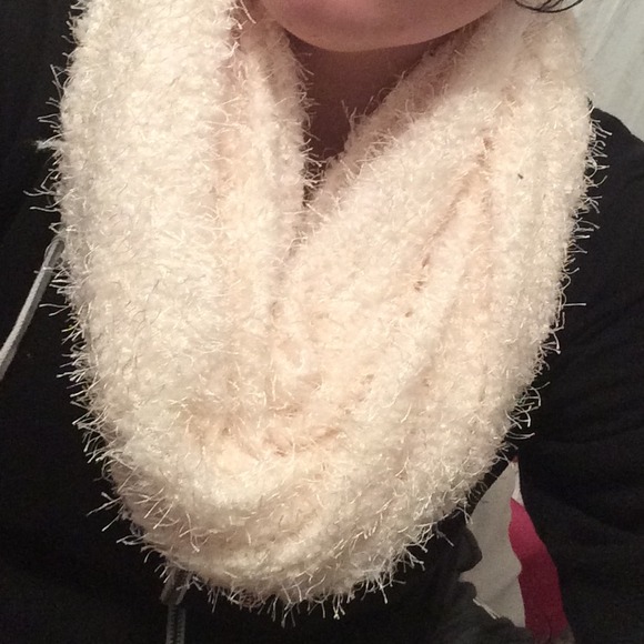 Infiniti scarf