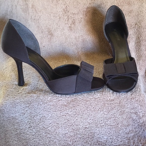 Bow Peep Toe - Picture 2 of 4